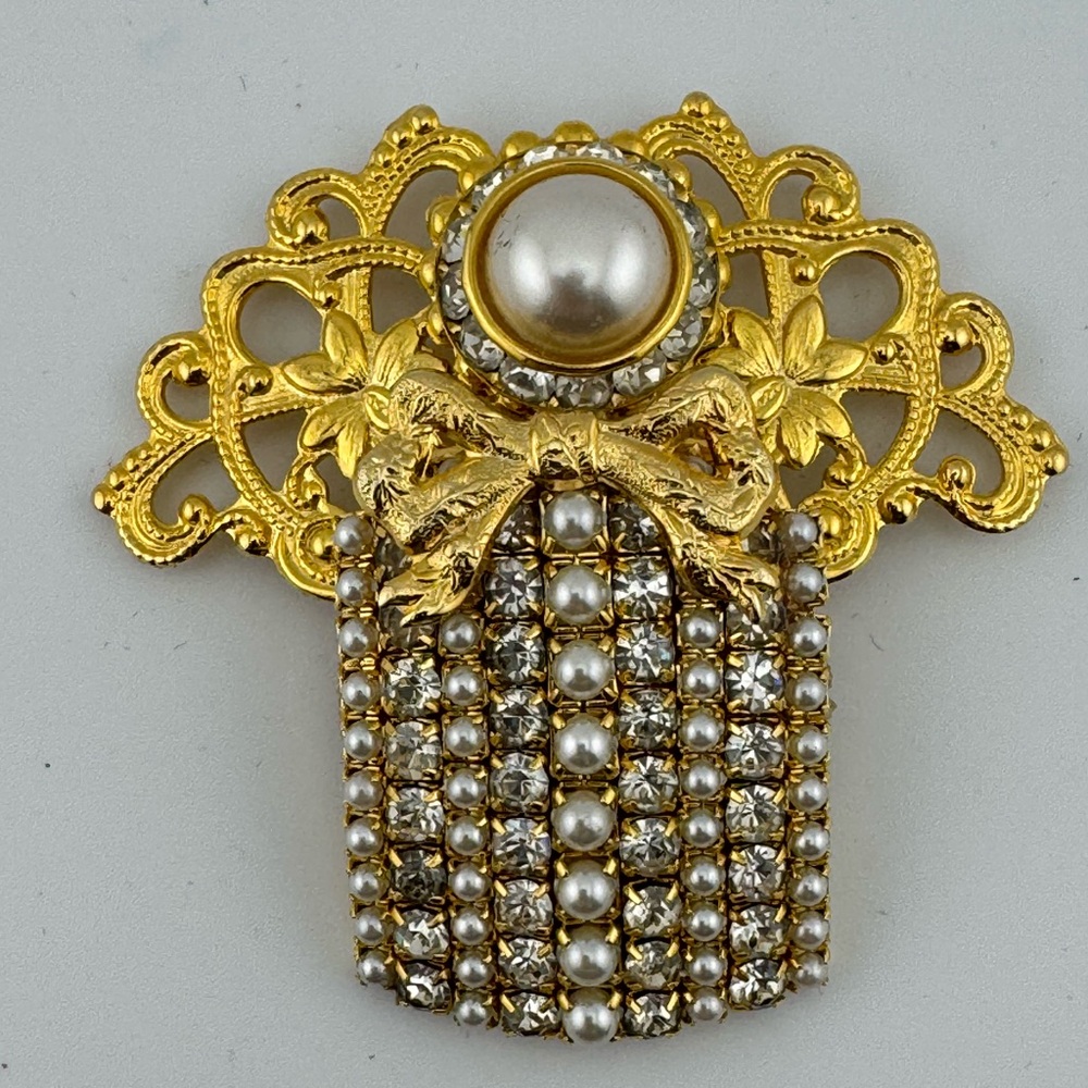 Vintage Jane Angel of Love Brooch Filagree Faux Pearls Rhinestones